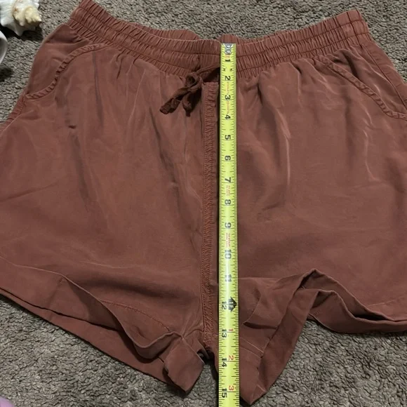 Universal Thread Lyocell Pull On Shorts-Sz M-Rusty Brick Color-Pockets-EUC - Picture 9 of 13
